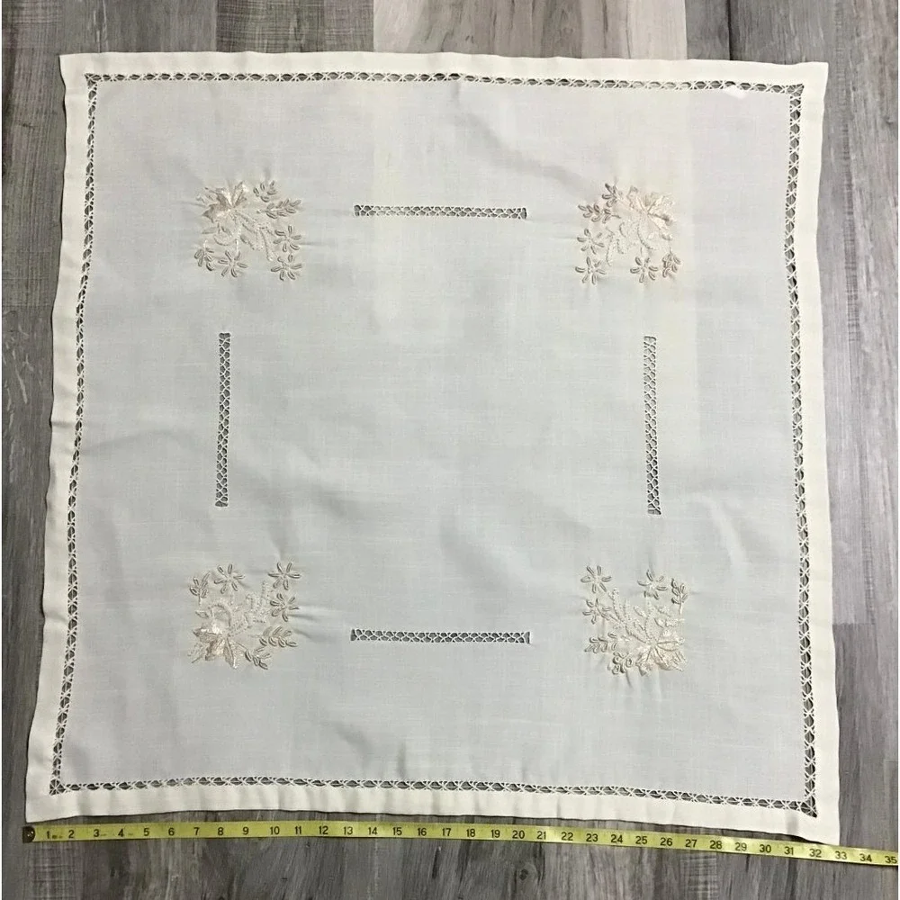 VTG Hand Embroidered Floral Tablecloths 3pc Lace Scalloped Edge Cottage 34 x 34